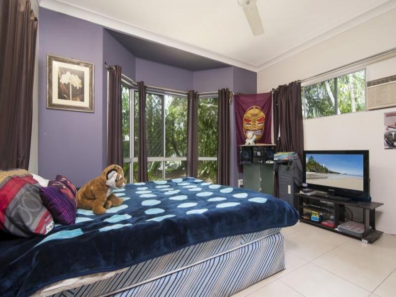 17 Thooleer Close, Cooya Beach QLD 4873