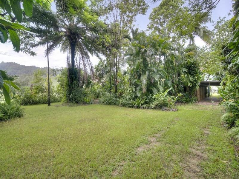 8 Douglas Street, Daintree QLD 4873