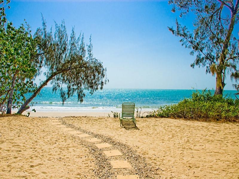 1 Oak Beach Road, The Boathouse, Port Douglas QLD 4877