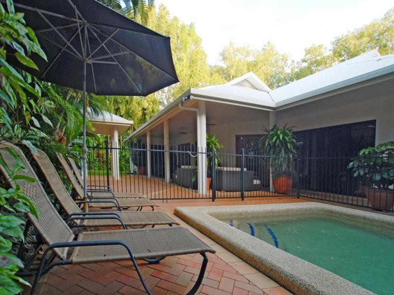 8 Andrews Cl, Port Douglas QLD 4877