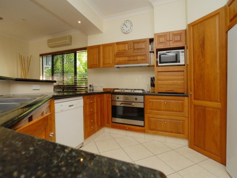 8 Andrews Cl, Port Douglas QLD 4877