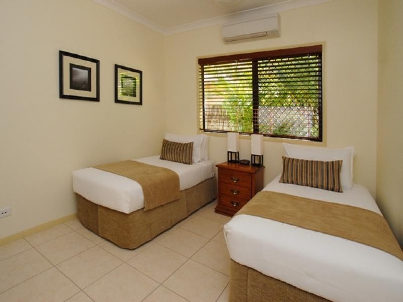 8 Andrews Cl, Port Douglas QLD 4877