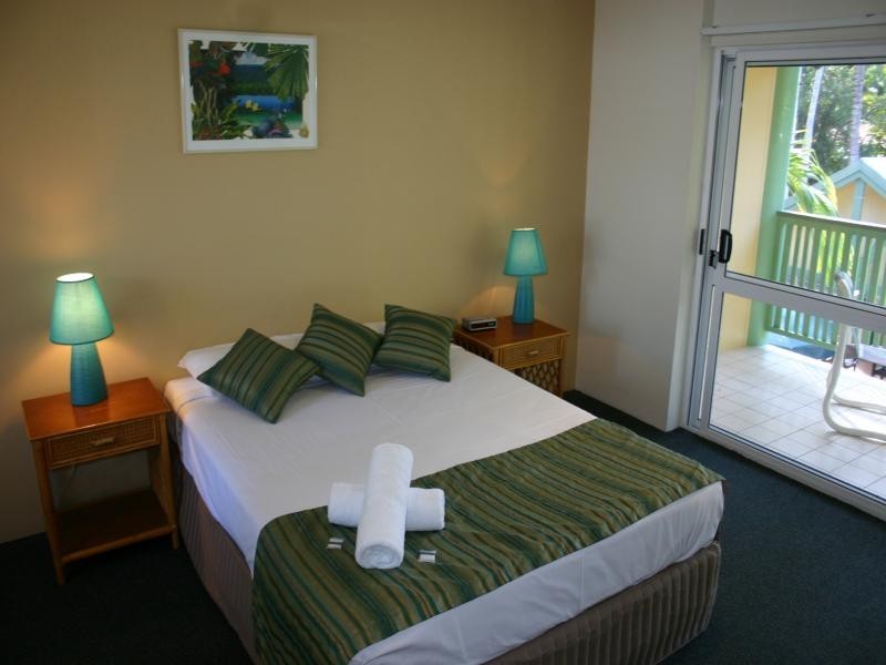 9/9 Tropical Nites, Port Douglas QLD 4877