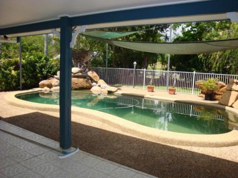 3 Watson Cl., Mossman QLD 4873