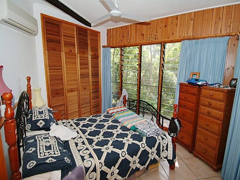 Oak Beach QLD 4877