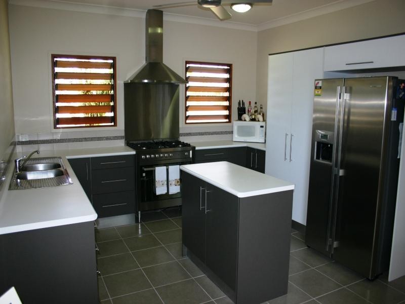 15 Andrews St, Newell QLD 4873