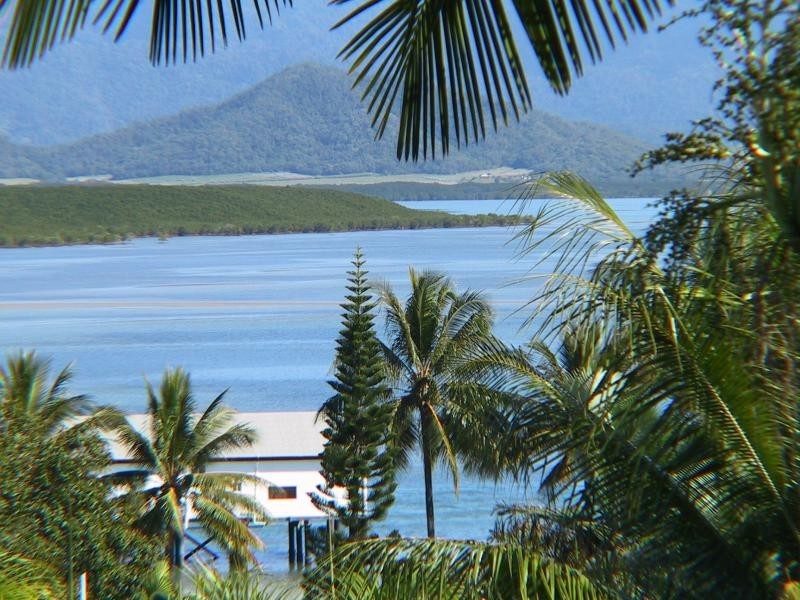 4/4 Island Point Road, Island Point Villas, Port Douglas QLD 4877