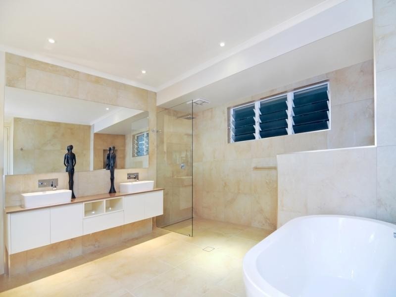 4/4 Island Point Road, Island Point Villas, Port Douglas QLD 4877