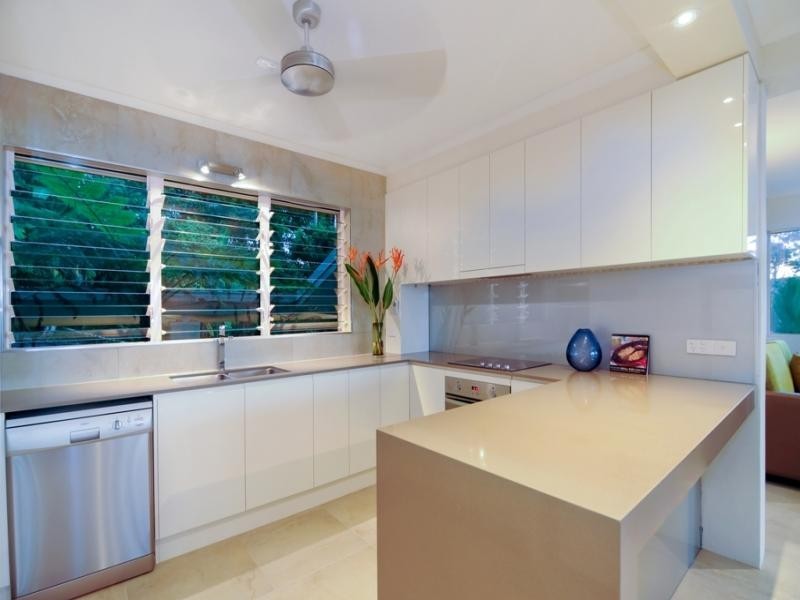4/4 Island Point Road, Island Point Villas, Port Douglas QLD 4877