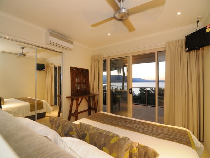 4/4 Island Point Road, Island Point Villas, Port Douglas QLD 4877