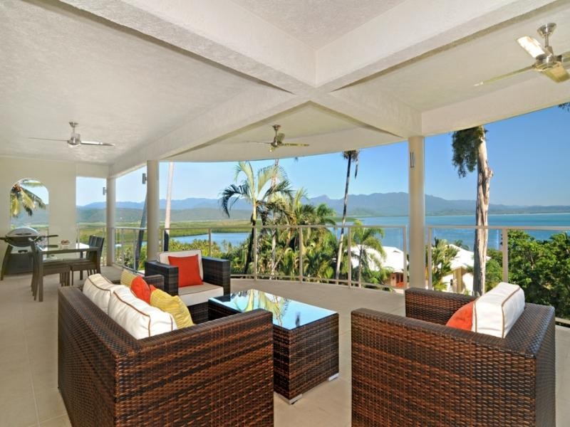 4/4 Island Point Road, Island Point Villas, Port Douglas QLD 4877
