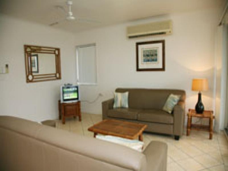 2/4 Island Point Road, Island Point Villas, Port Douglas QLD 4877