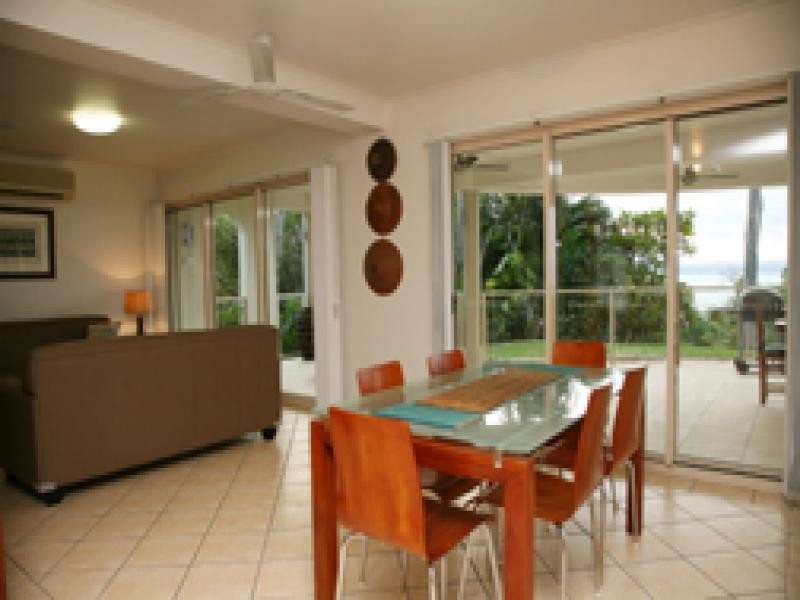 2/4 Island Point Road, Island Point Villas, Port Douglas QLD 4877