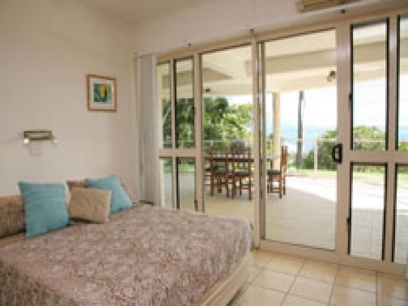 2/4 Island Point Road, Island Point Villas, Port Douglas QLD 4877