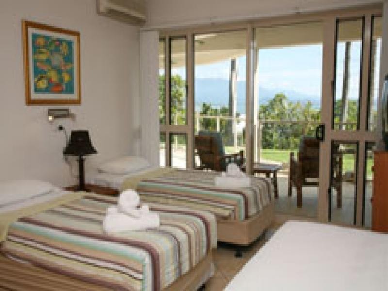 2/4 Island Point Road, Island Point Villas, Port Douglas QLD 4877