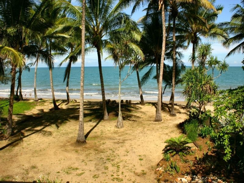 27 Oak Street, Oak Beach QLD 4877