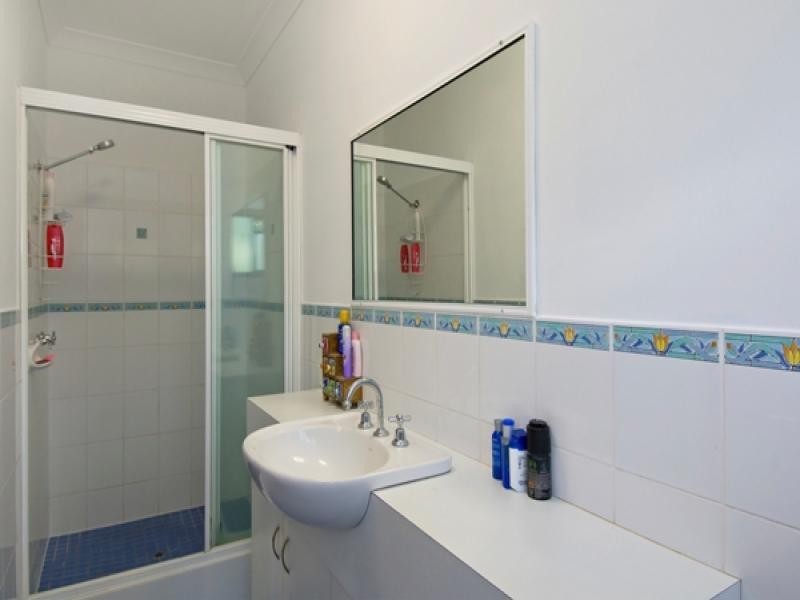 2 RIBBON AVE, Port Douglas QLD 4877