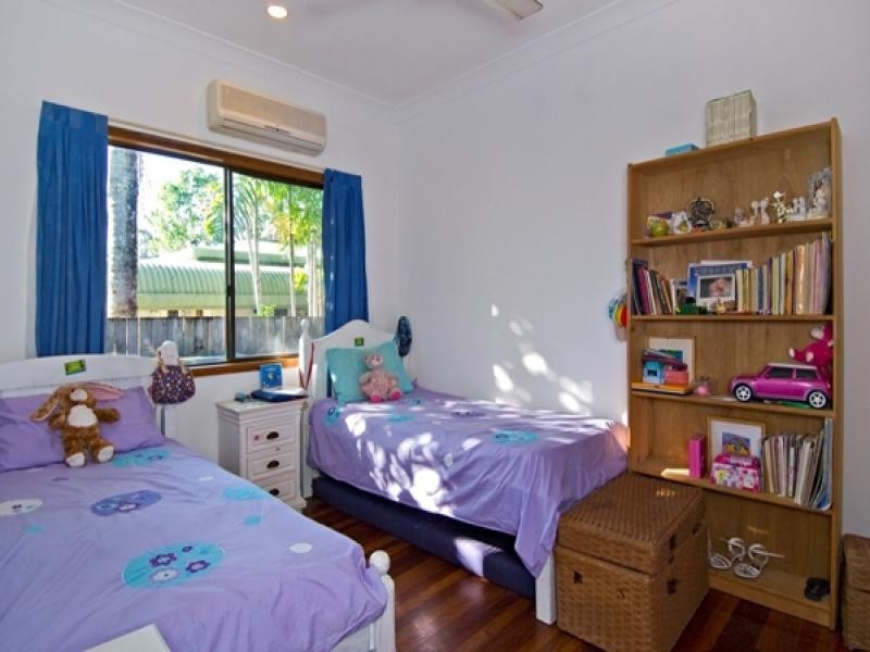 2 RIBBON AVE, Port Douglas QLD 4877