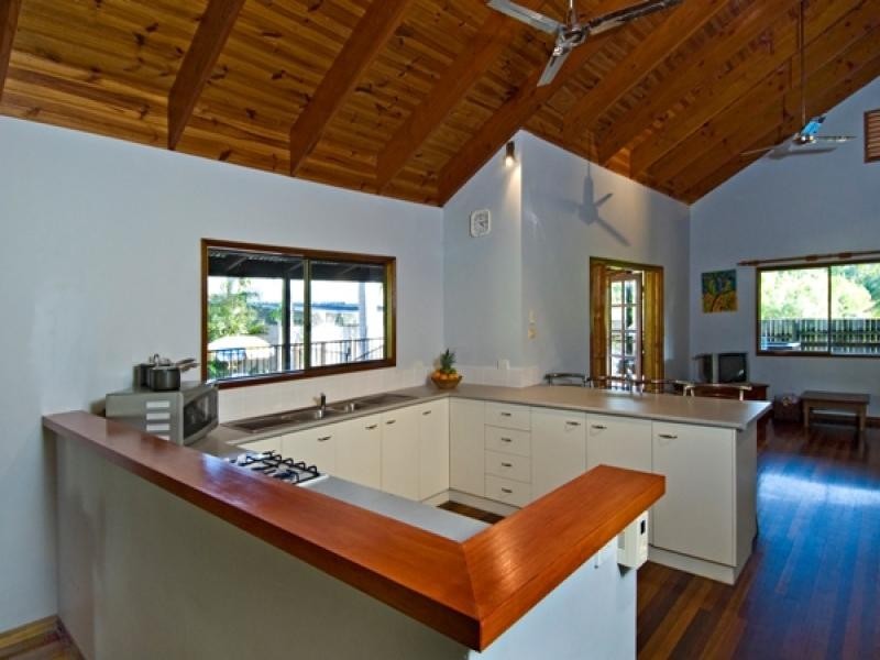 2 RIBBON AVE, Port Douglas QLD 4877