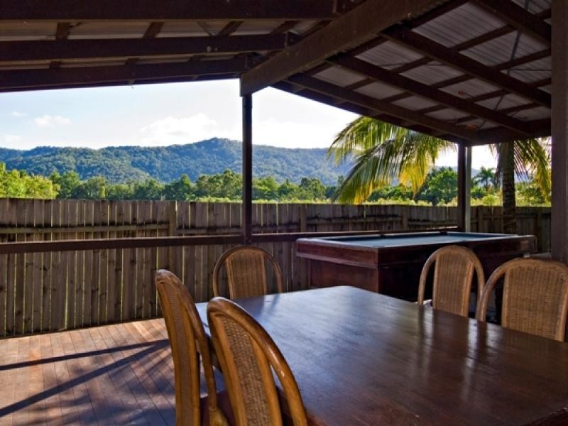 2 RIBBON AVE, Port Douglas QLD 4877