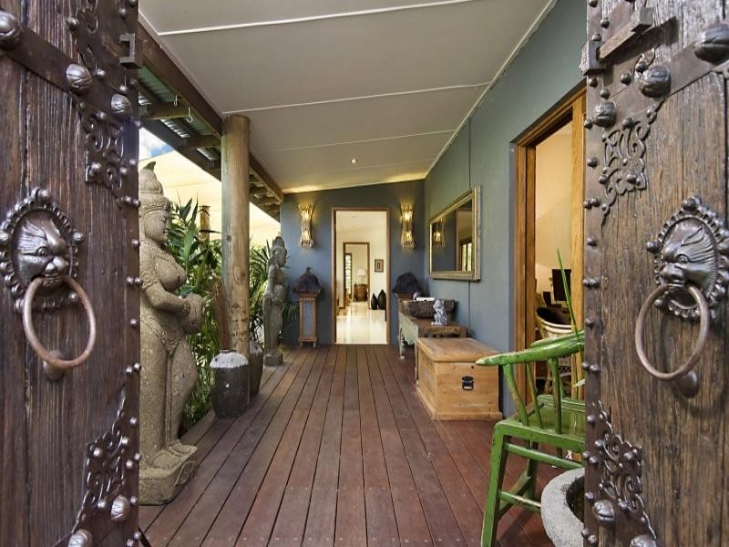 2 FINDLAY CRES, Oak Beach QLD 4877