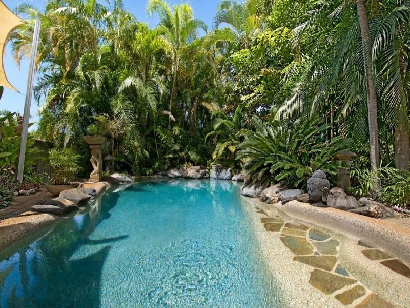 2 FINDLAY CRES, Oak Beach QLD 4877