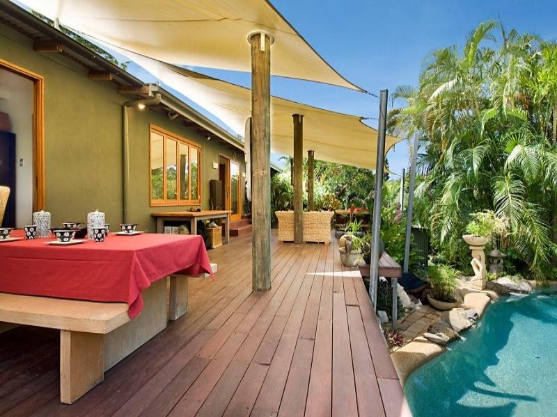 2 FINDLAY CRES, Oak Beach QLD 4877