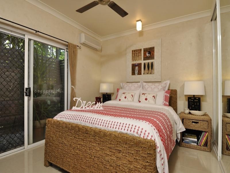 2 FINDLAY CRES, Oak Beach QLD 4877