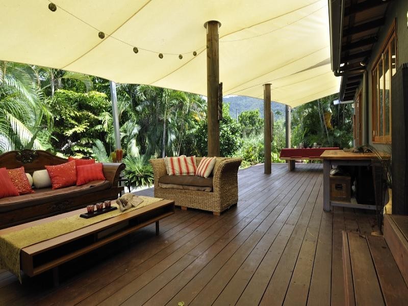 2 FINDLAY CRES, Oak Beach QLD 4877