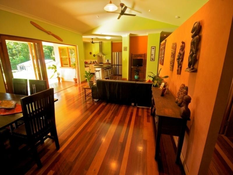 16 Robin Close, Whyanbeel QLD 4873