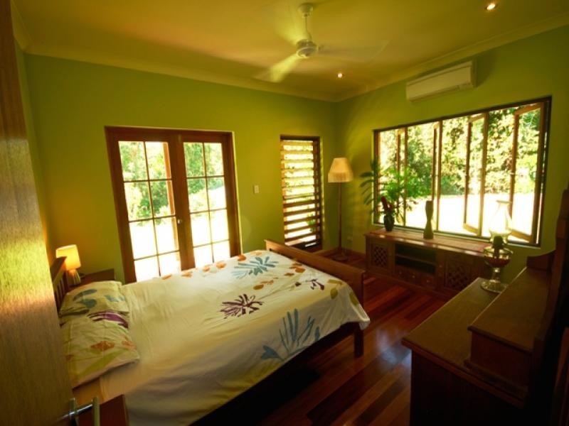 16 Robin Close, Whyanbeel QLD 4873