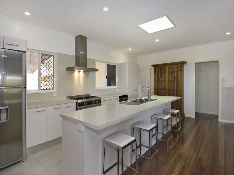 1 Bruce Avenue, Oak Beach QLD 4877