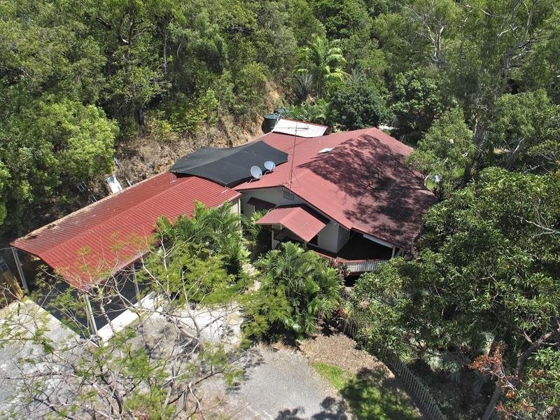 1 Bruce Avenue, Oak Beach QLD 4877