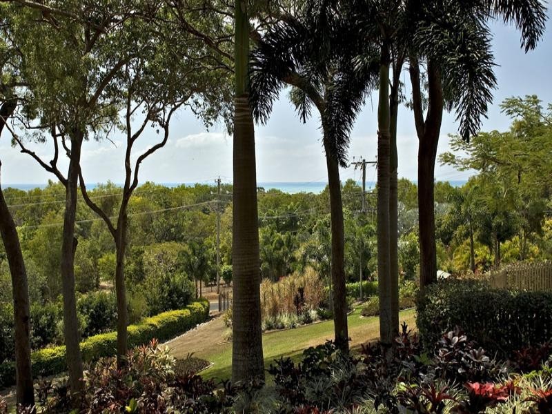 1 Bruce Avenue, Oak Beach QLD 4877