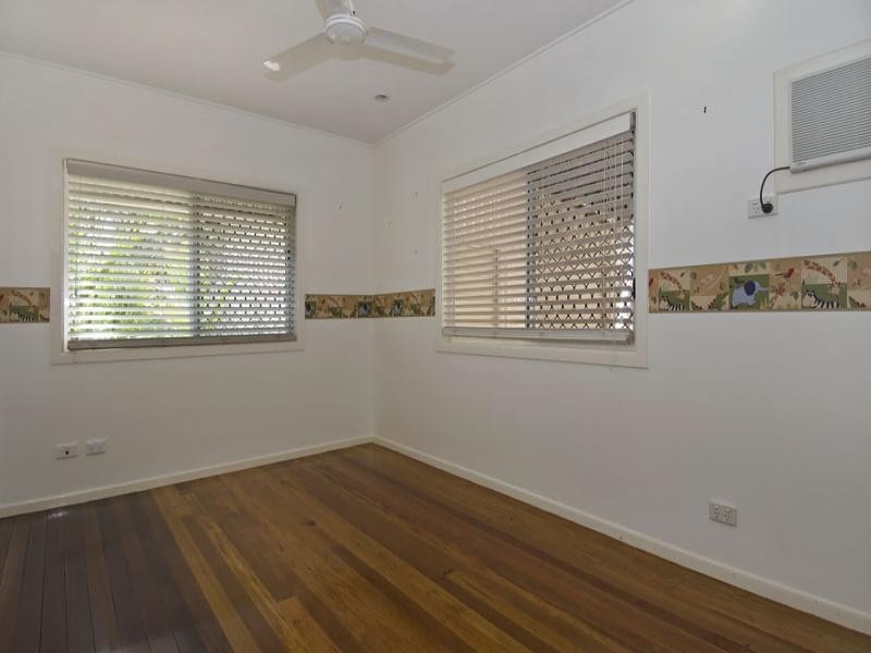 1 Bruce Avenue, Oak Beach QLD 4877