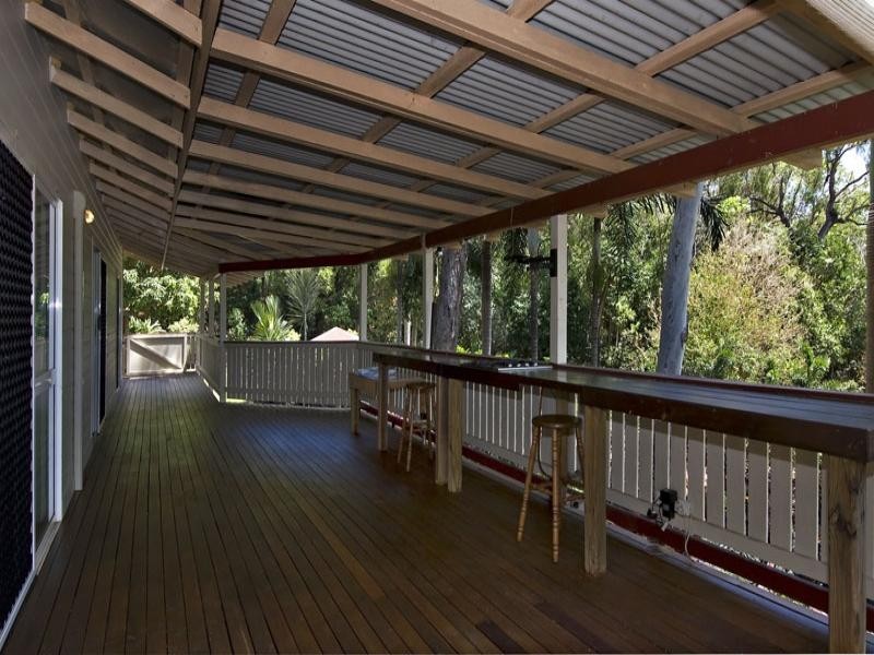 1 Bruce Avenue, Oak Beach QLD 4877