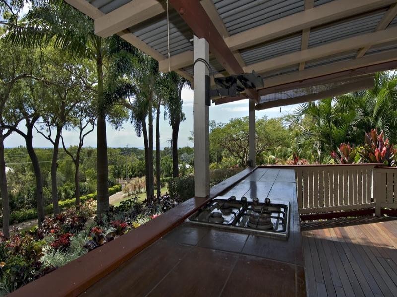 1 Bruce Avenue, Oak Beach QLD 4877