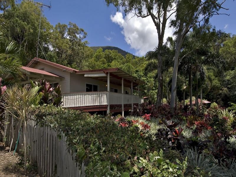 1 Bruce Avenue, Oak Beach QLD 4877