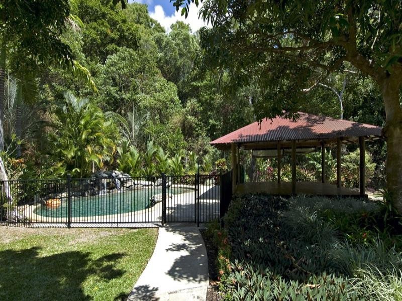 1 Bruce Avenue, Oak Beach QLD 4877