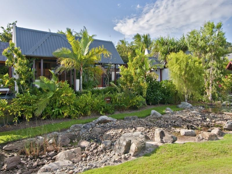16 Bale, Port Douglas QLD 4877