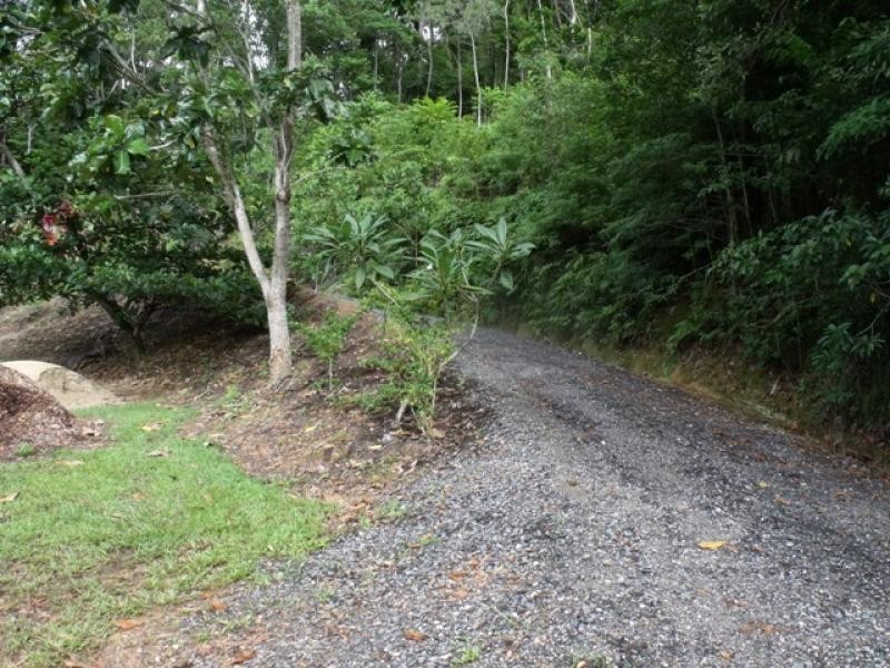 2 Whiteley Road, Miallo QLD 4873