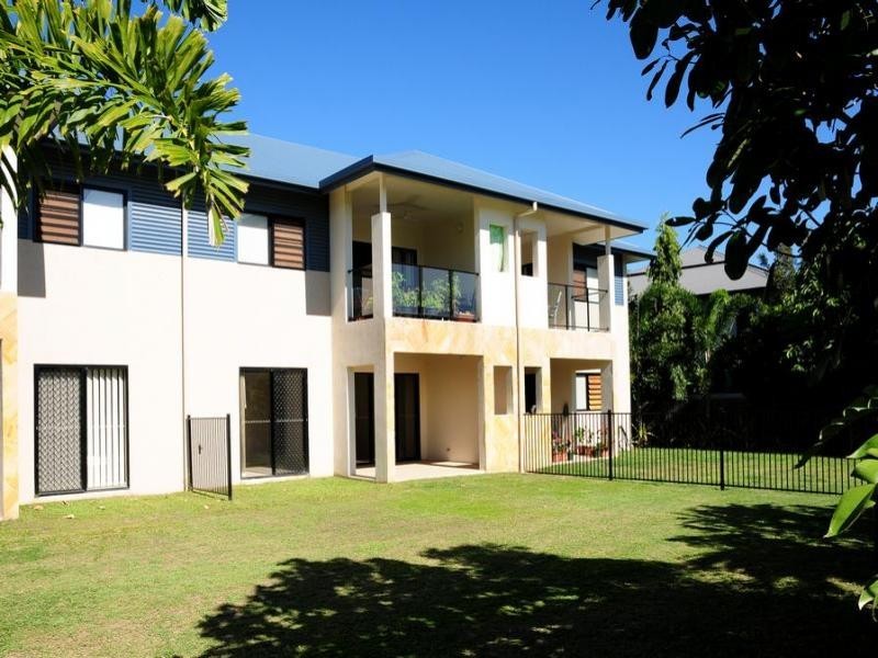 9,15/15 Crescent on St Crispins, Port Douglas QLD 4877