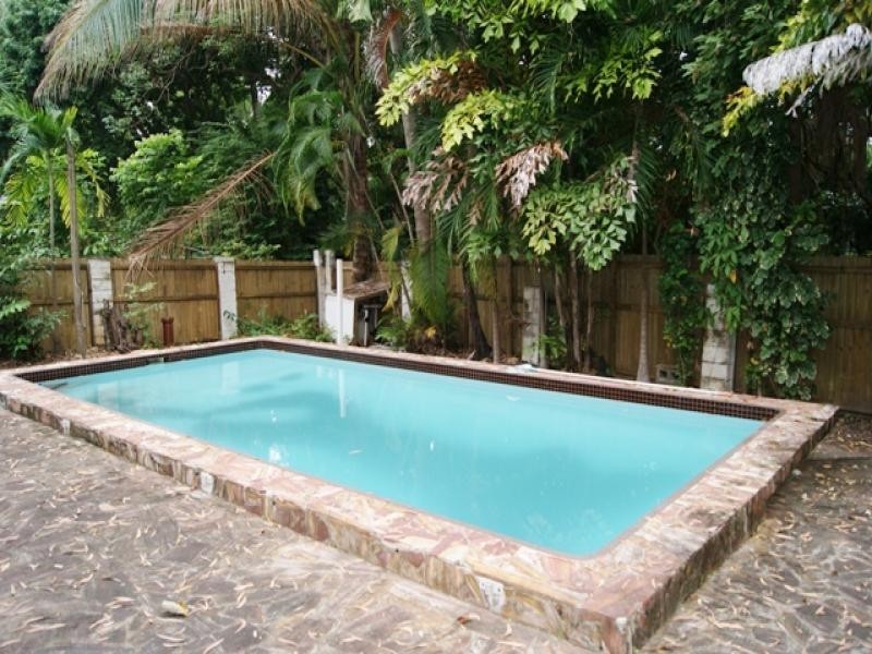 24 Sorrento Crescent, Port Douglas QLD 4877