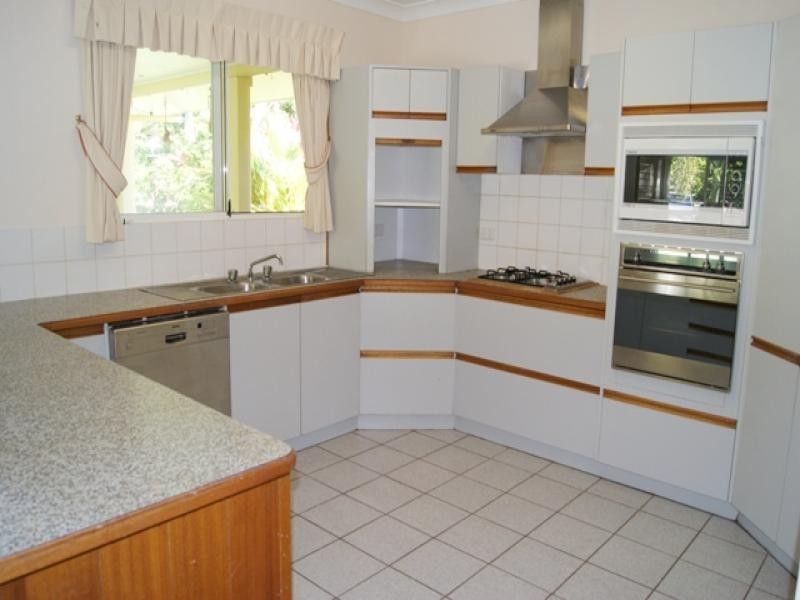 11 Whiteley Rd, Miallo QLD 4873