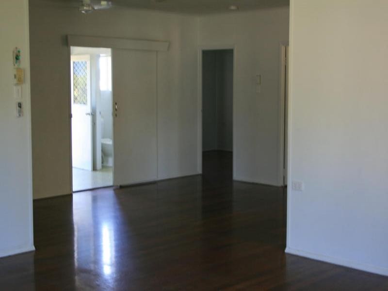 8 Andrews Street, Newell QLD 4873