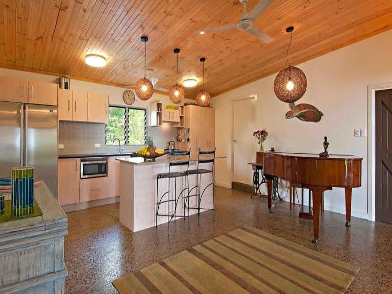 14 Toll Gate Road, Oak Beach QLD 4877