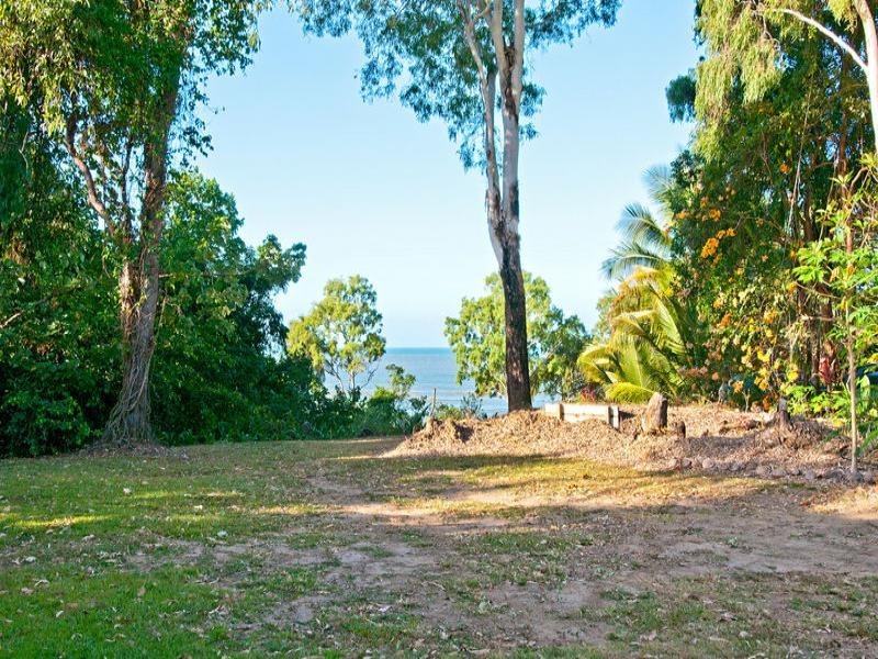 14 Toll Gate Road, Oak Beach QLD 4877
