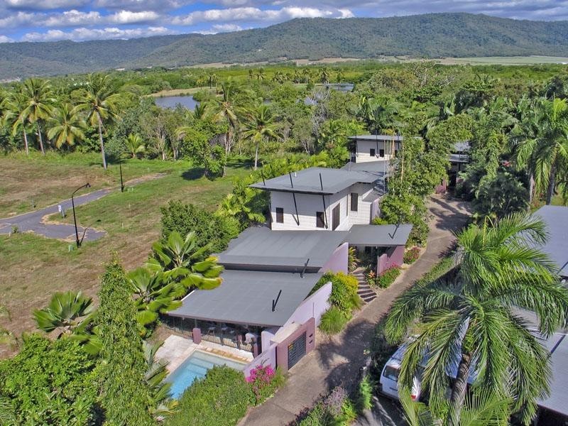 1and2/12 Escape St, Port Douglas QLD 4877