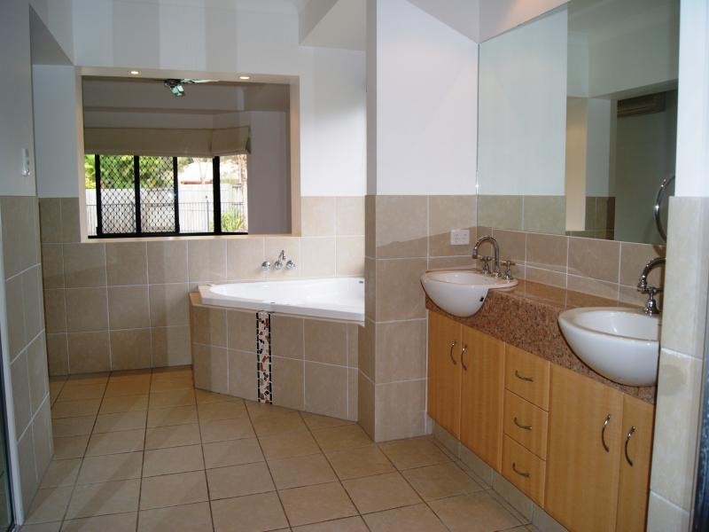 28 Birdwing St, Port Douglas QLD 4877