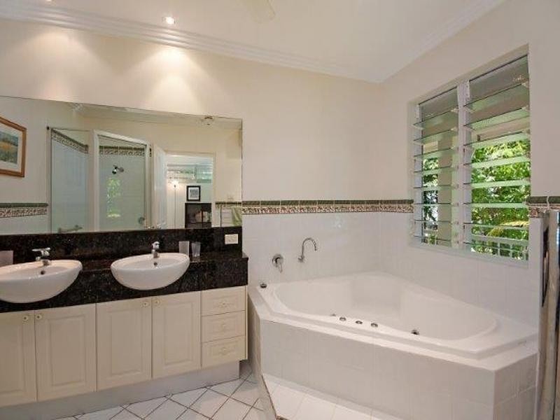 2/5 LANGLEY RD, Port Douglas QLD 4877